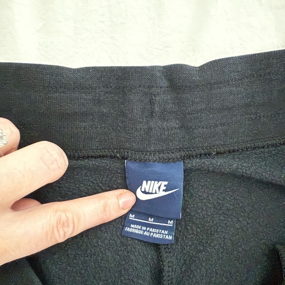 Nike Women’s Black Sweatpant Jogger - Picture 5 of 5